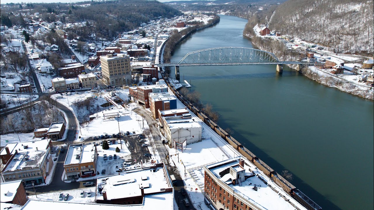 After the big snowstorm December 2025, Brownsville, PA at 32F