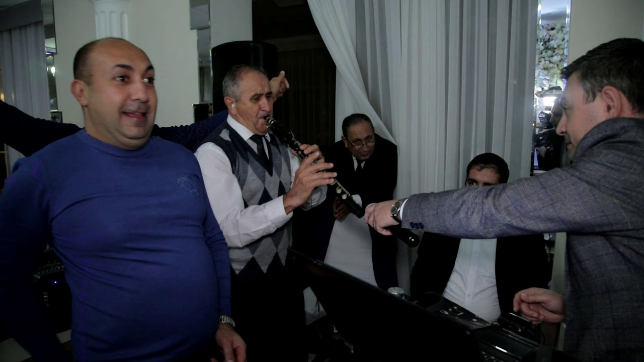 Аркадий Акопян жжет на свадьбе. Маэстро с кларнетом