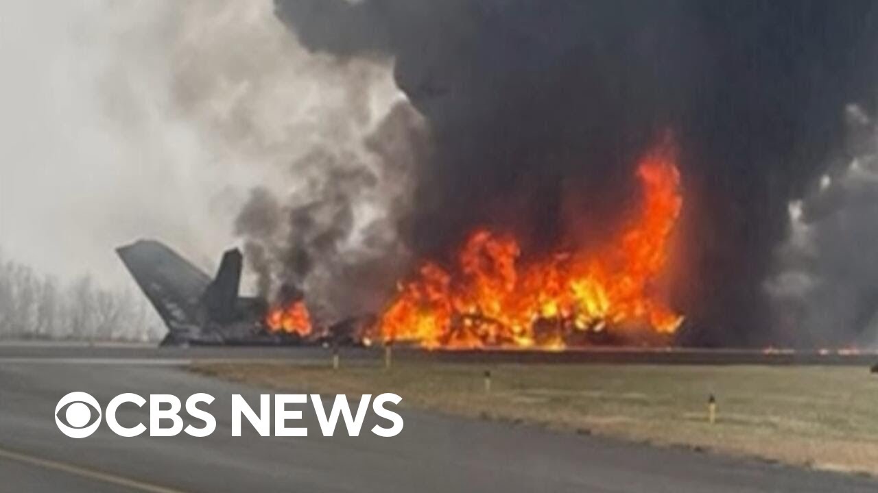 Massive fire after small plane crashes in North Carolina
