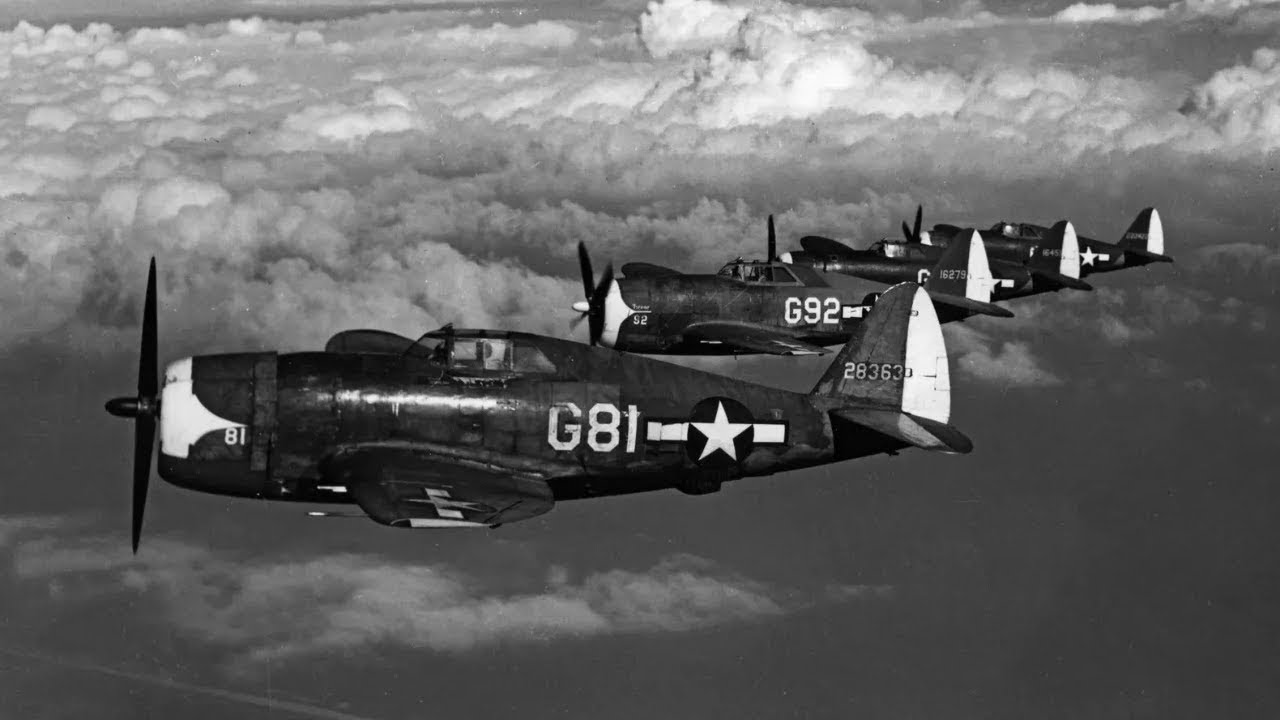 НЕМЕЦКИЕ пилоты смеялись над P-47 THUNDERBOLT — пока его восемь .50 не обрушили на них шквал огня