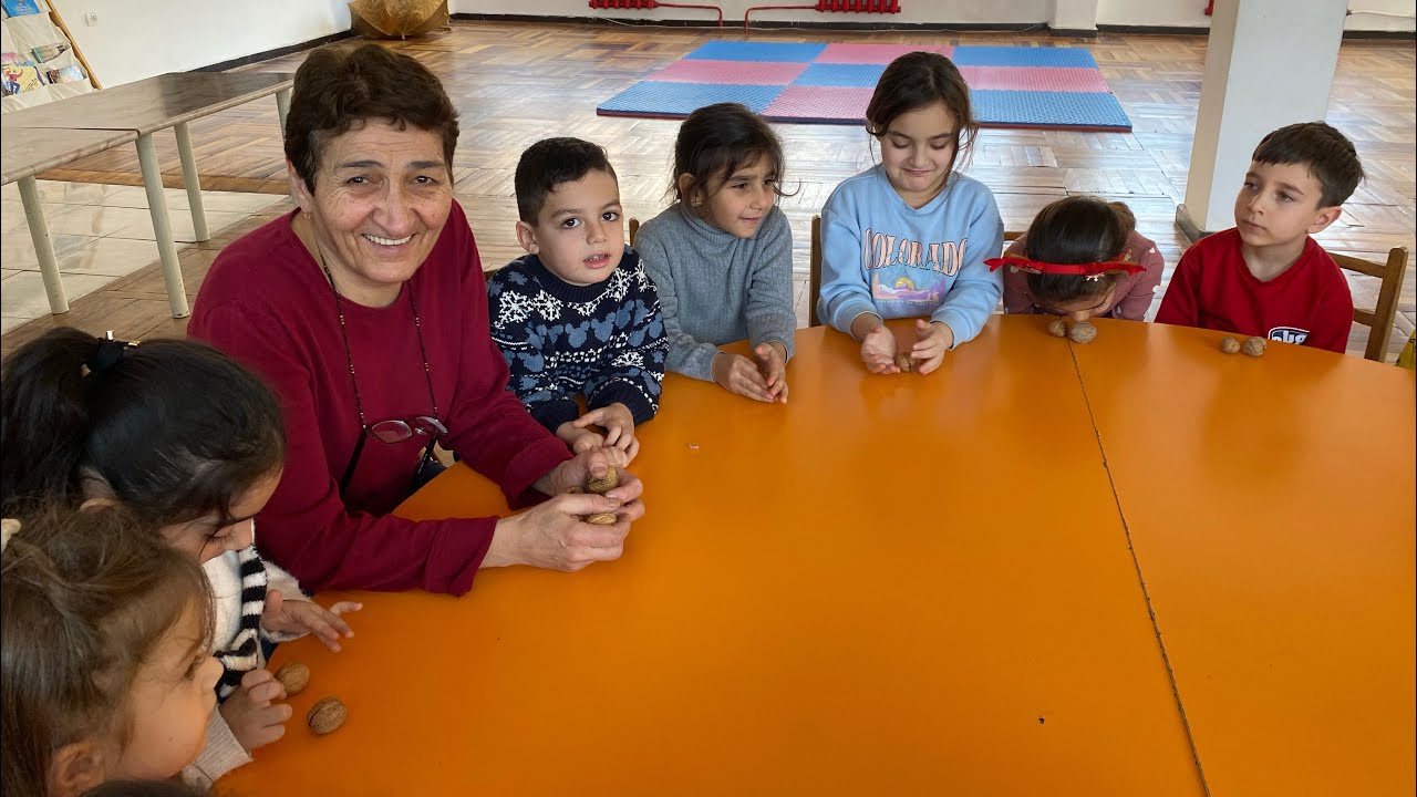 Չարխափան, շրխկաններ