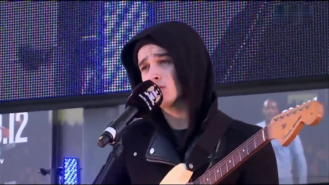 The 1975 - Settle Down (Live In Manchester 2013)