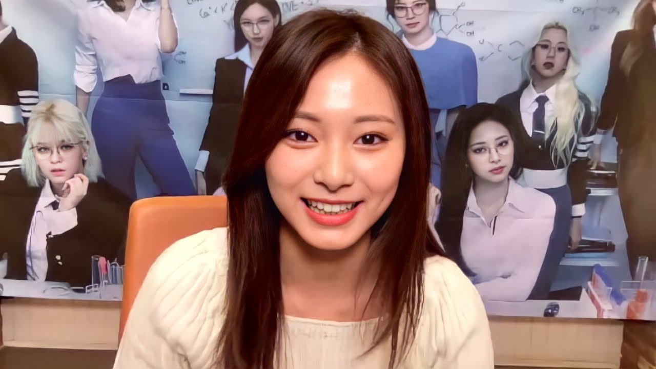 Tzuyu Is Good At English and A Humble Queen
