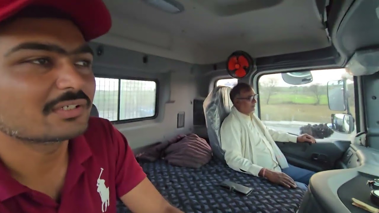 मेरी ड्राइवर लाइफ के बारे में पूछते हुए मेरे भांजा बलबीर सिंह 