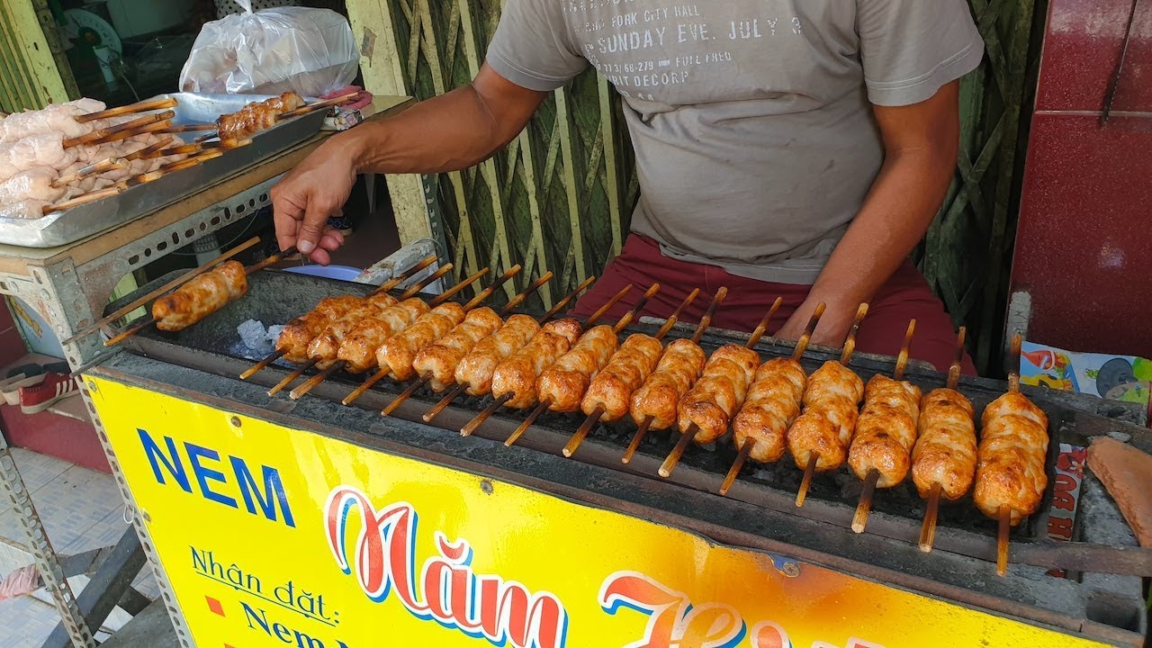 Quán nem nướng Thủ Đức truyền 3 đời, năng nỉ mãi mới bán được vài ký vì chỉ để bỏ mối lớn