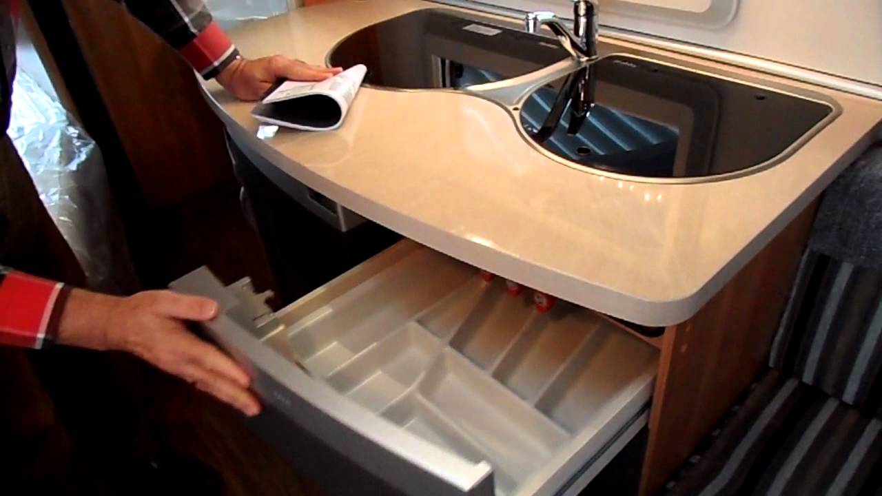 Hobby De Luxe 540 KMFe kinderkamer 2012 nu bij Meerbeek Caravans en Camper in Doetinchem.MP4