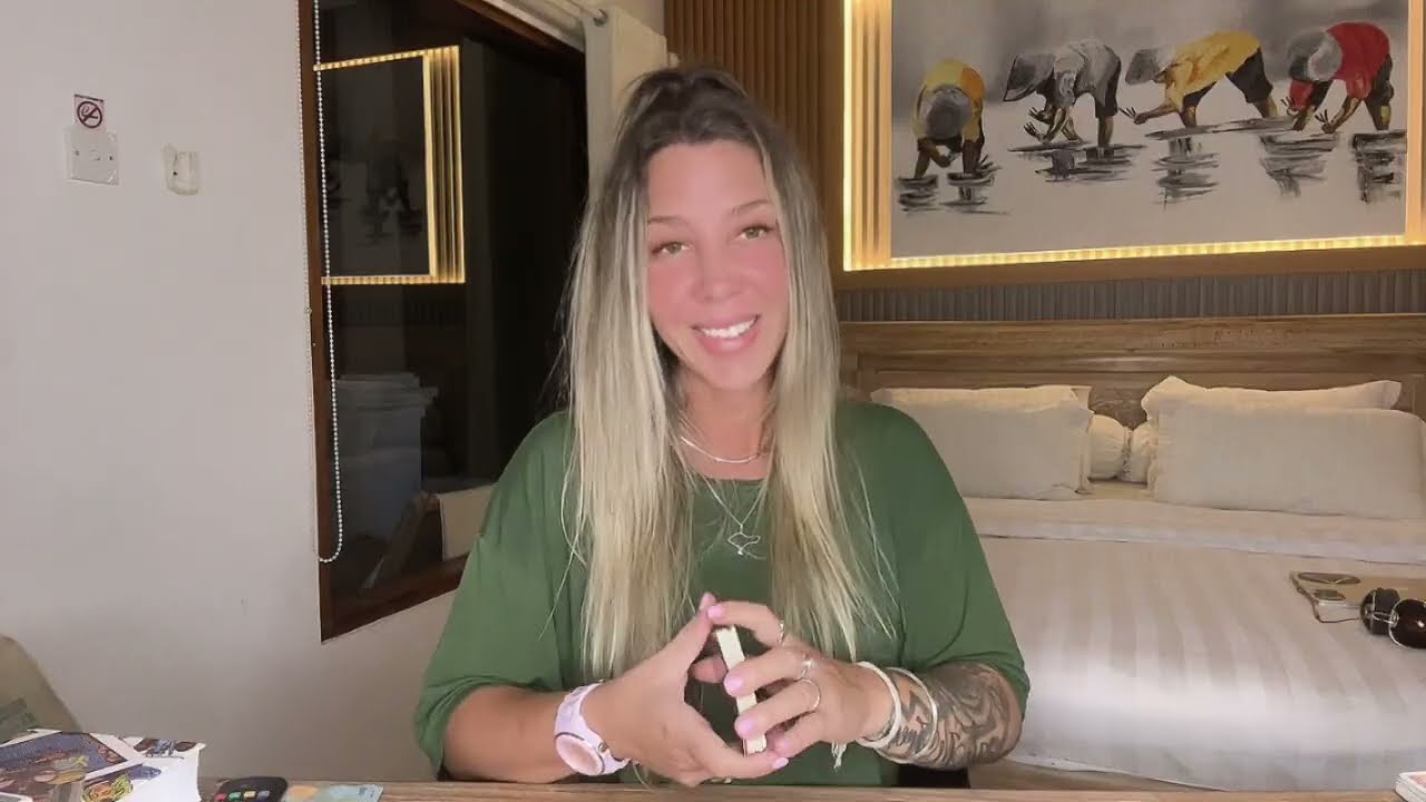 AQUÁRIO ♒️ A HORA DO CRUSH ❤️ Um presente como prova de uma espera importante. É muita admiração!