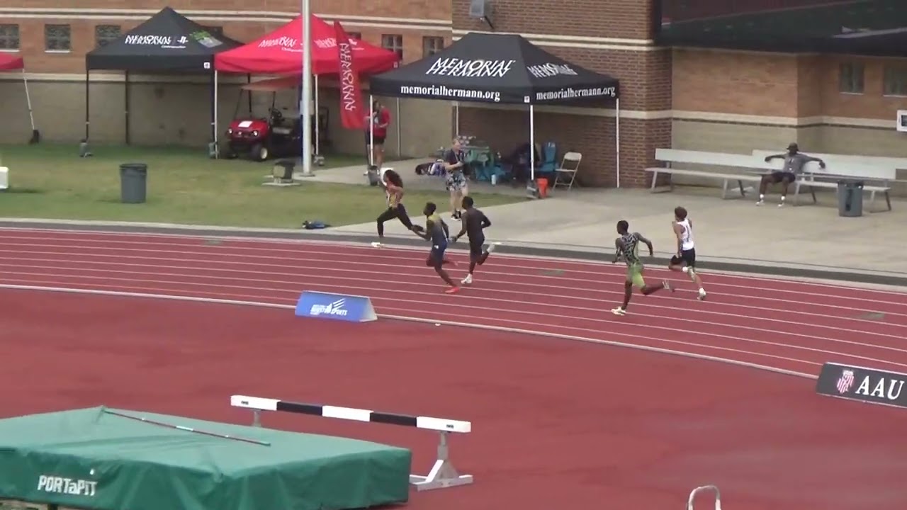 Elijah Lucas 400M AAU Junior Olympics (Lane 3)
