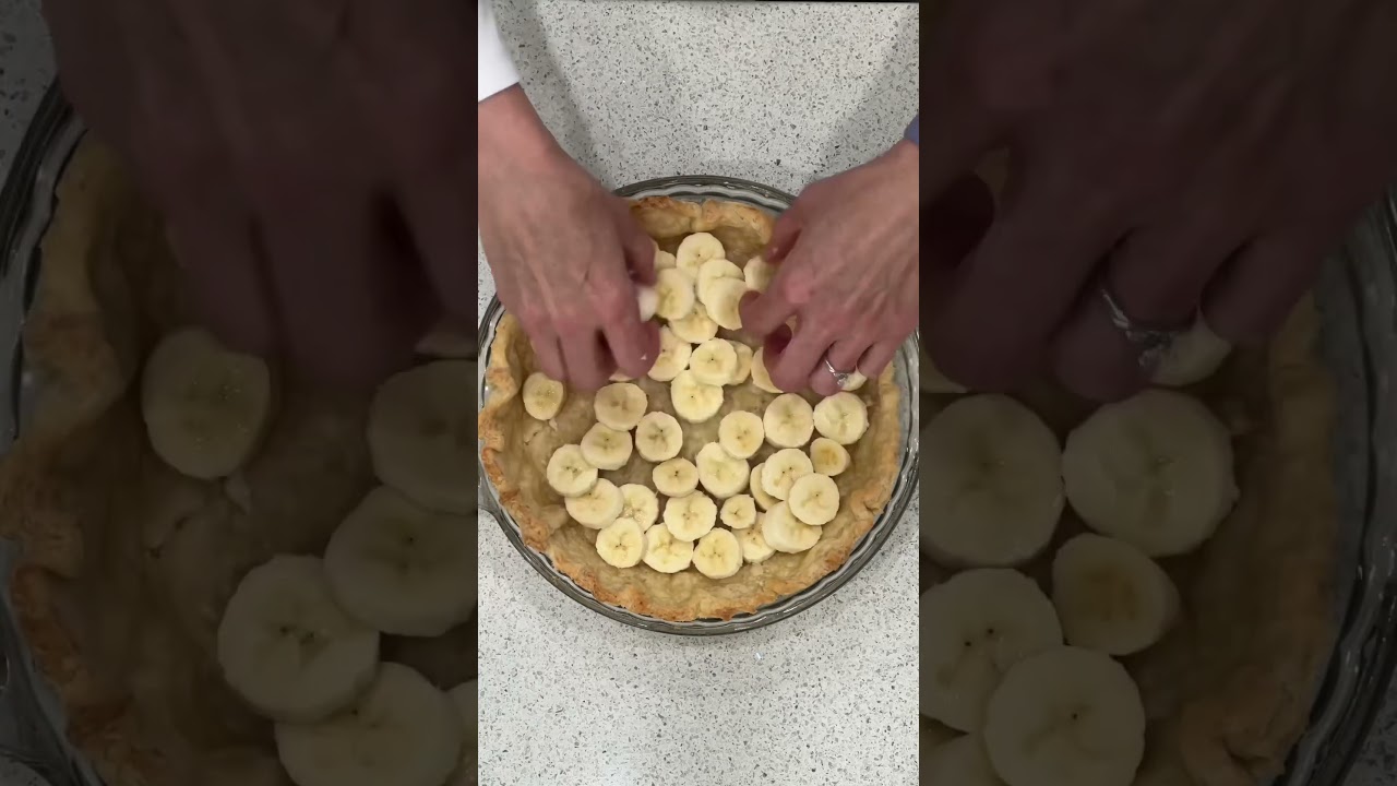 Fresh, From Scratch Banana Cream Pie #easyrecipe #baking #pie #banana #dessert