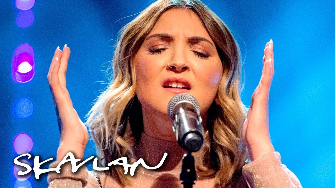 Julia Michaels performs «Issues» acoustic | SVT/NRK/Skavlan