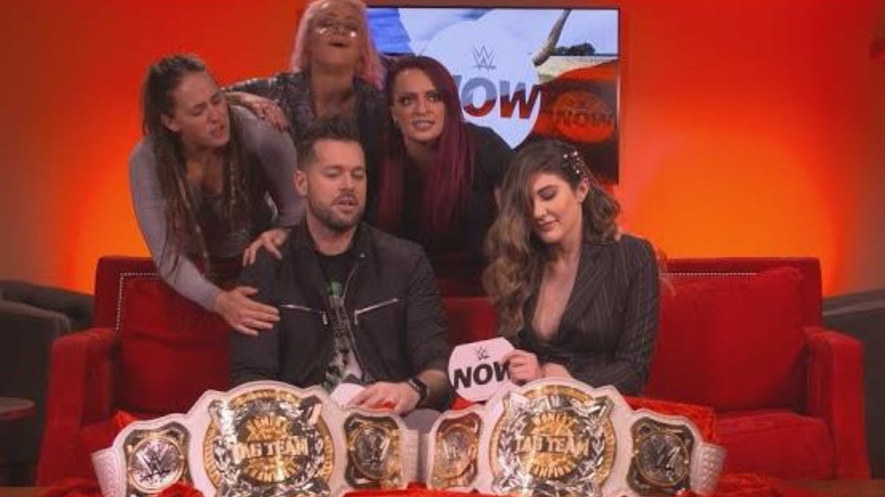 Riott Squad осаждает площадку WWE NOW: эксклюзив WWE, 17 февраля 2019 г.