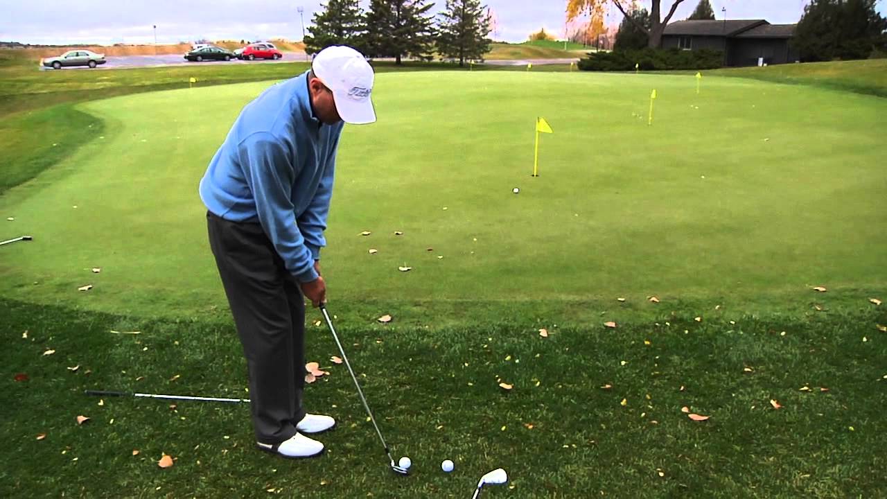 Professional Golf Tip: Controlling Chip Distance