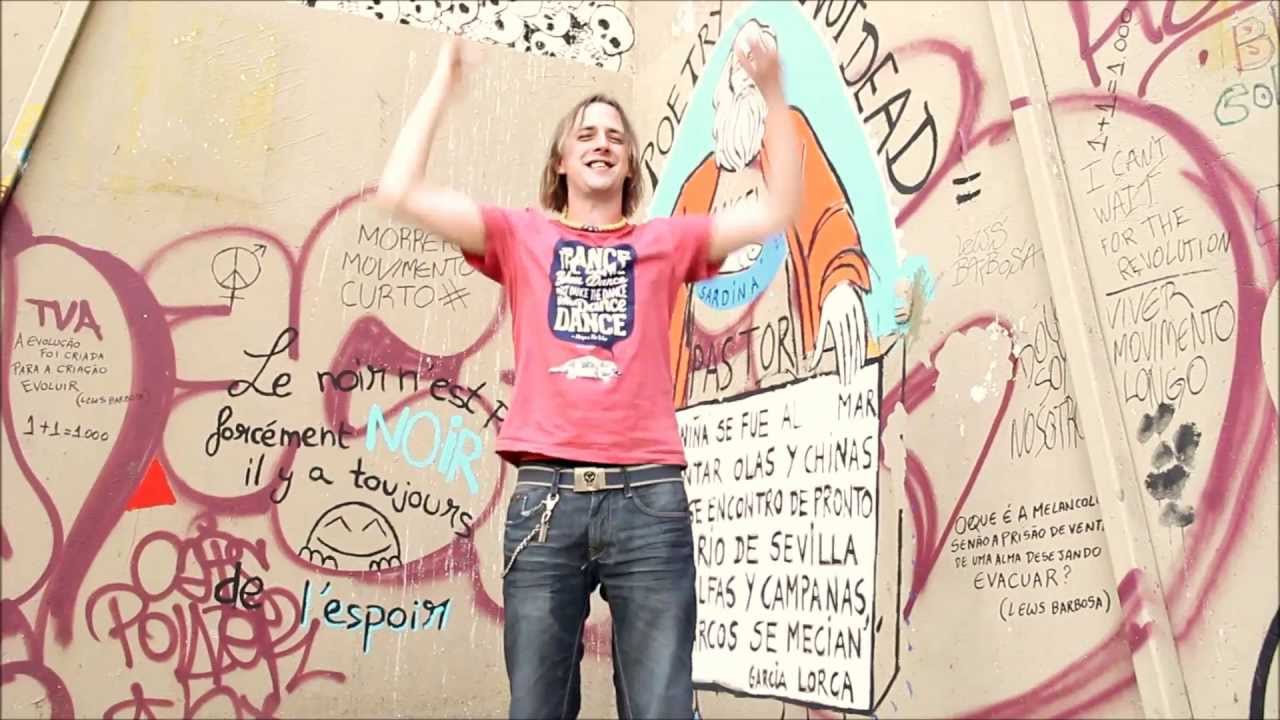 Cosmopolinguan (spoken word) - Matt Cummins, da Inglaterra, em Belleville, Paris