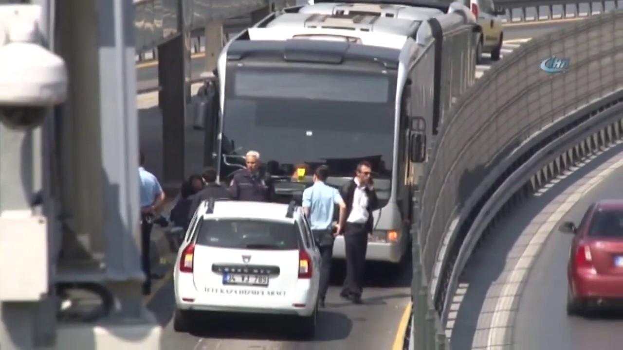 Metrobüs'ün Çarptığı Suriyeli Çocuk Hayatını Kaybetti