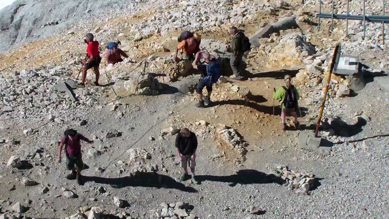 🤗Wir sind jetzt ganz oben auf der Zugpitze 2.962m / Di-a nami sa kinatas-an nga Bundok sa Zugpitze 🤗