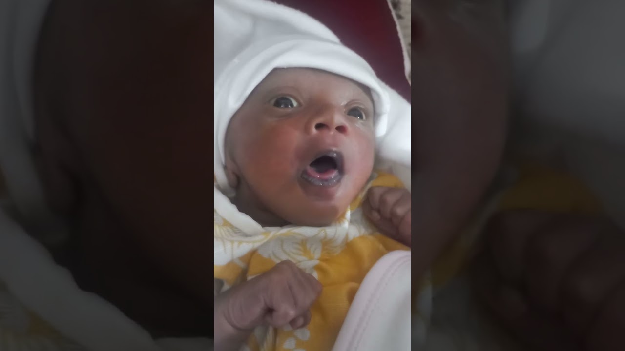 MERI beti mahnoor 💕 tou bht shoq sy peti h BF-1 formulae milk 🍼