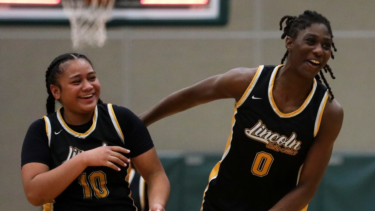 Top 2026 recruit Oliviyah Edwards leads Lincoln girls basketball to unexpected WIAA playoff berth