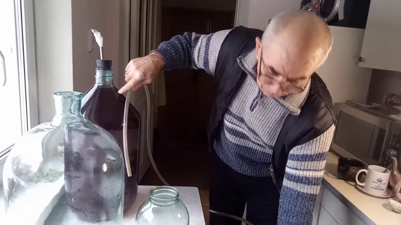 Снятие с осадка  -  перецеживание  -  вина в домашних условиях