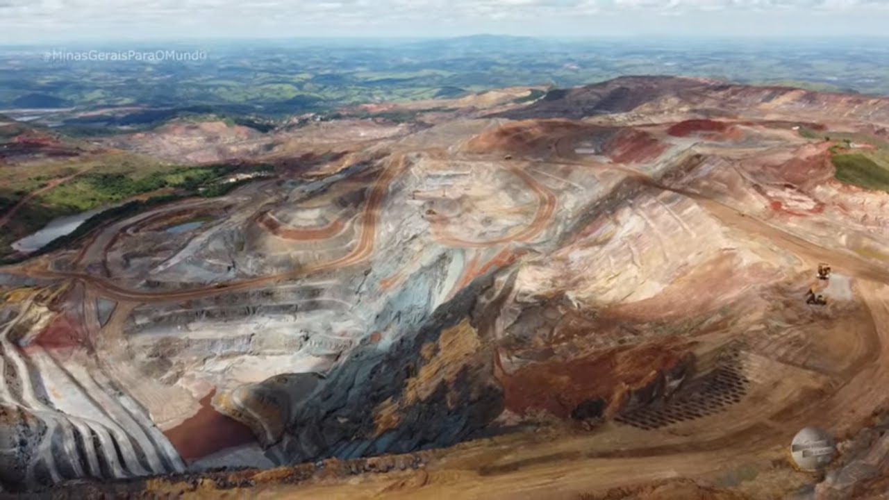 MINERAÇÃO CSN CASA DE PEDRA A 2° MAIOR DO BRASIL CIDADE DE BELO VALE MINAS GERAIS BRASIL.