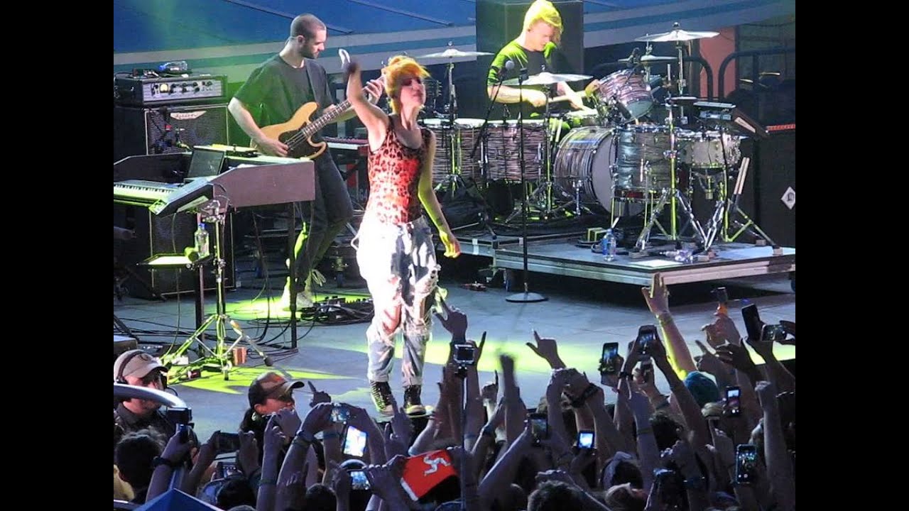15/17 Paramore - Born for This @ Parahoy 3/05/16
