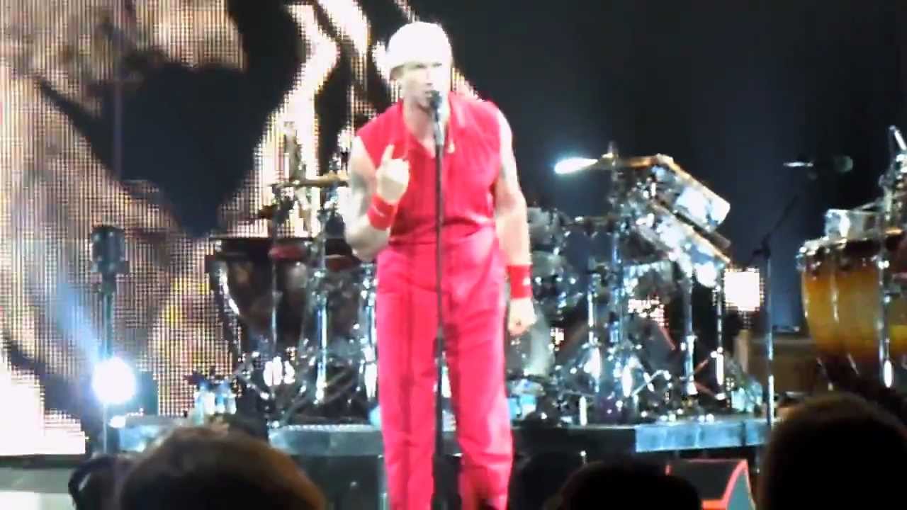 RED HOT CHILI PEPPERS - CHAD SMITH AND NICKLAS LIDSTROM SPEECH - DETROIT, JOE LOUIS 6/1/2012