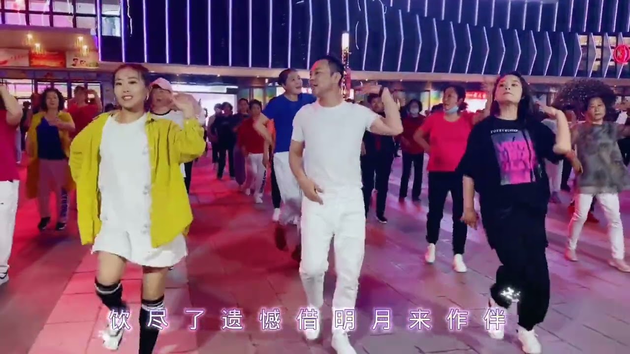 《醒来折花》这首舞蹈把起手动作练会，后面就特别简单