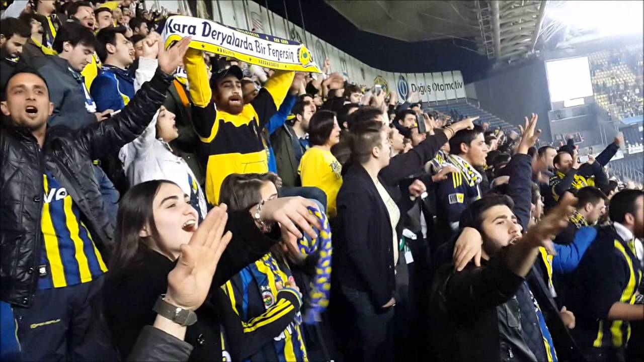 Fenerbahçe Taraftarından 12 Dakika Boyunca Ali İsmail Korkmaz Marşı