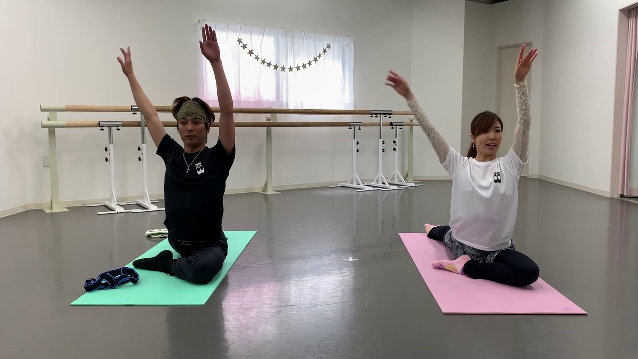 バレエ : ストレッチ【子供も大人もOK】ーNUKUTO Ballet Studioー