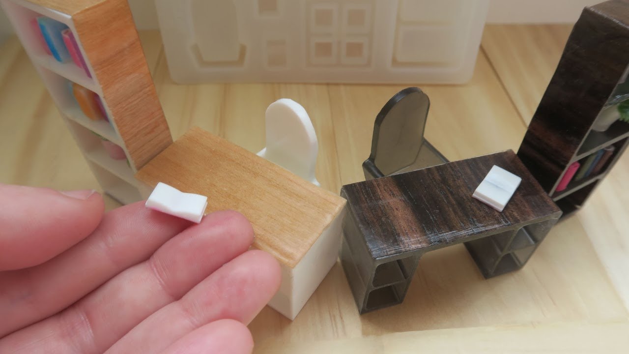 July 2021: 1/24 Scale Furniture