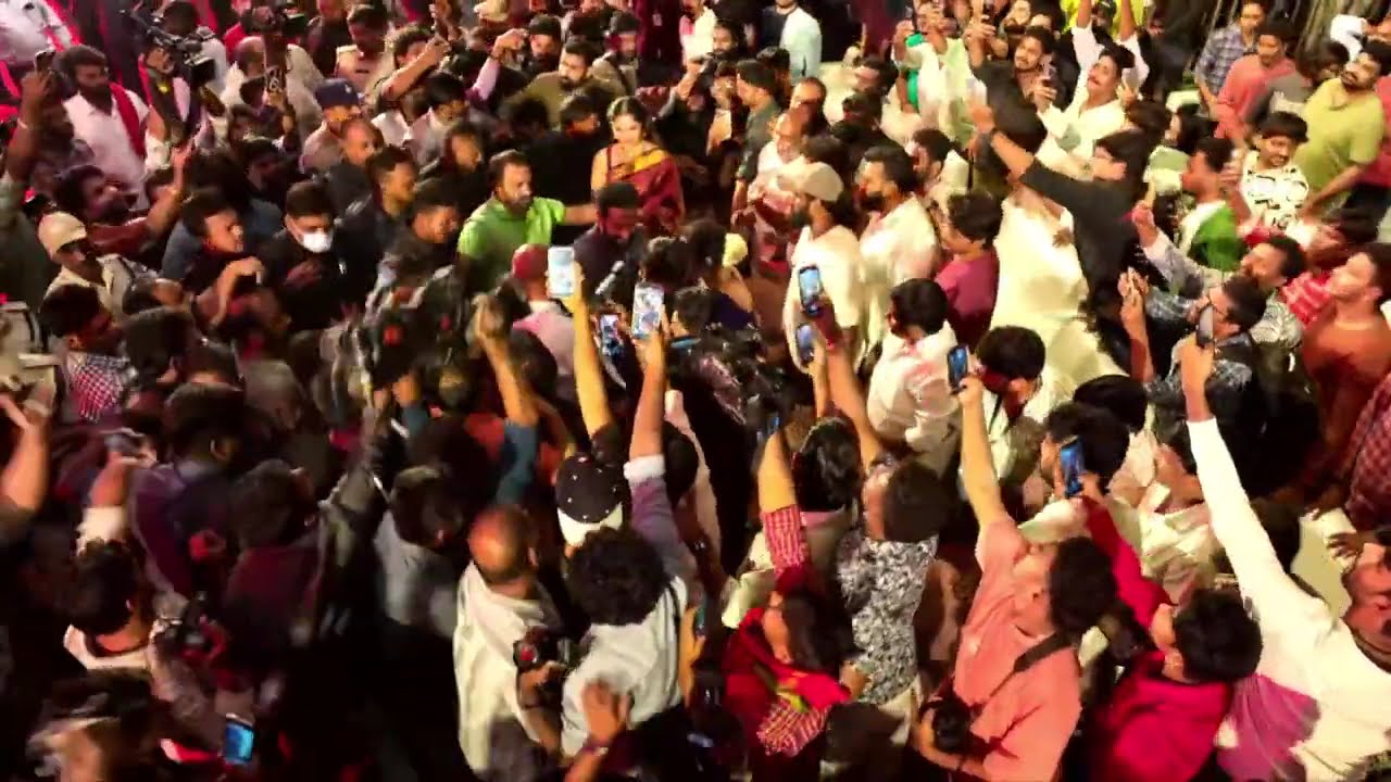 Man of Masses NTR Grand Entry at Kantara Chapter 1 Pre-Release Event | Rishab Shetty | NTR | Rukmini