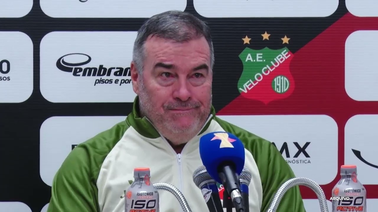 Torcedores vão ao treino e aumentam tensão no Velo Clube