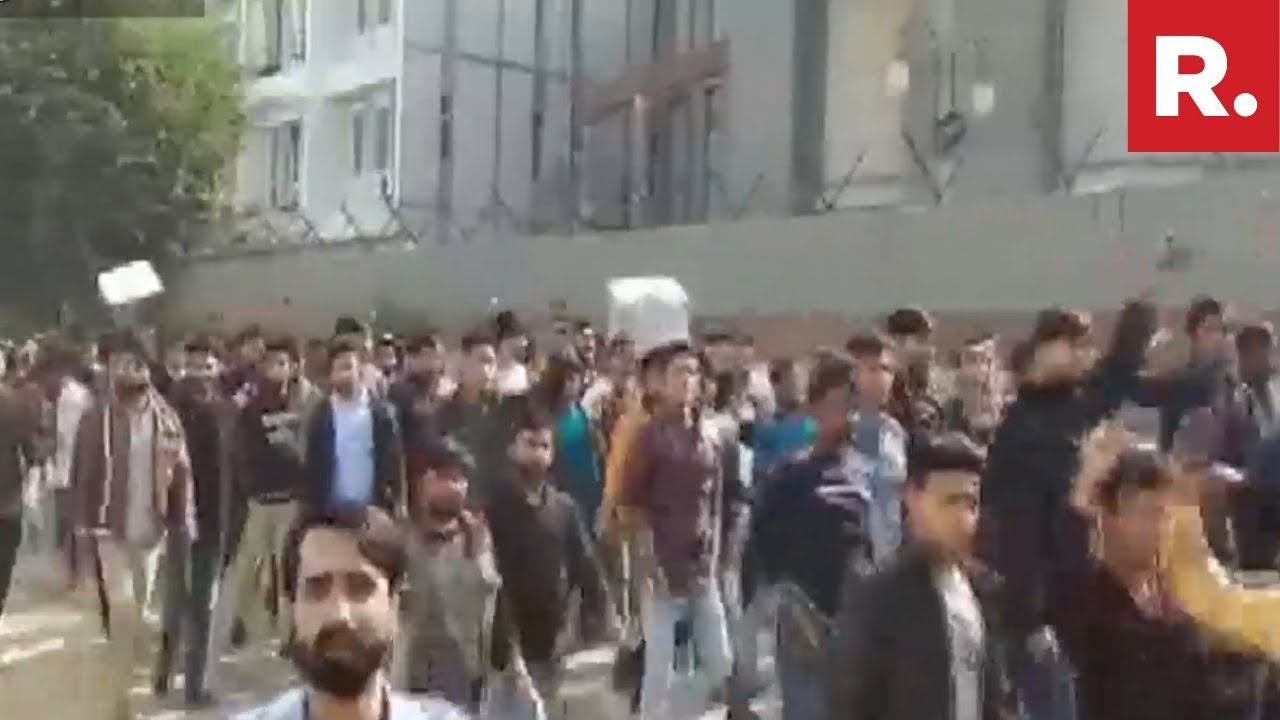 Lucknow: Integrated University Protests Against The Violence In Jamia University