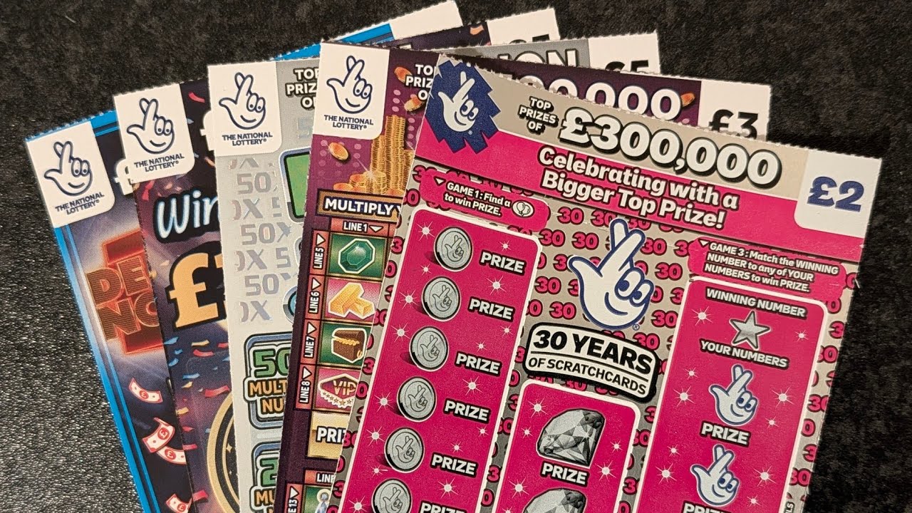 Набор лотерейных скретч-карт Allwyn National Lottery в Великобритании стоимостью 20 фунтов стерли...