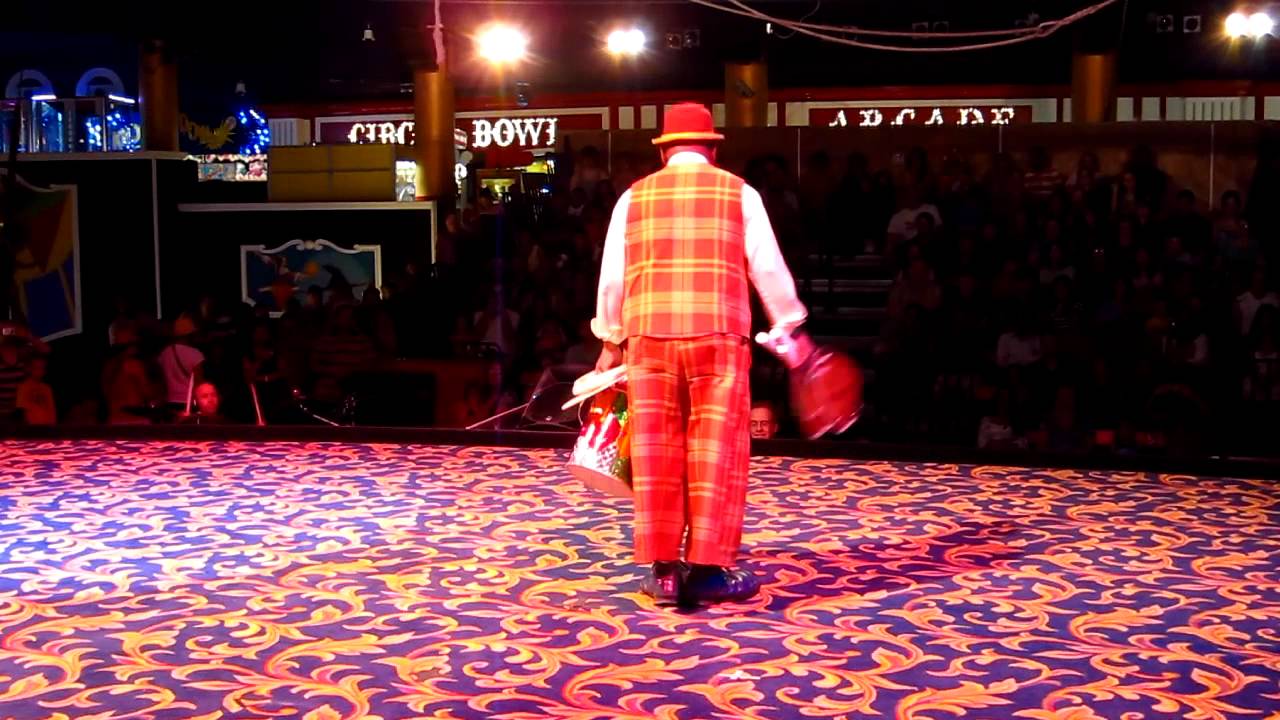 2012-06-21 Circus clown and Zuma-Zuma at Circus Circus Las Vegas