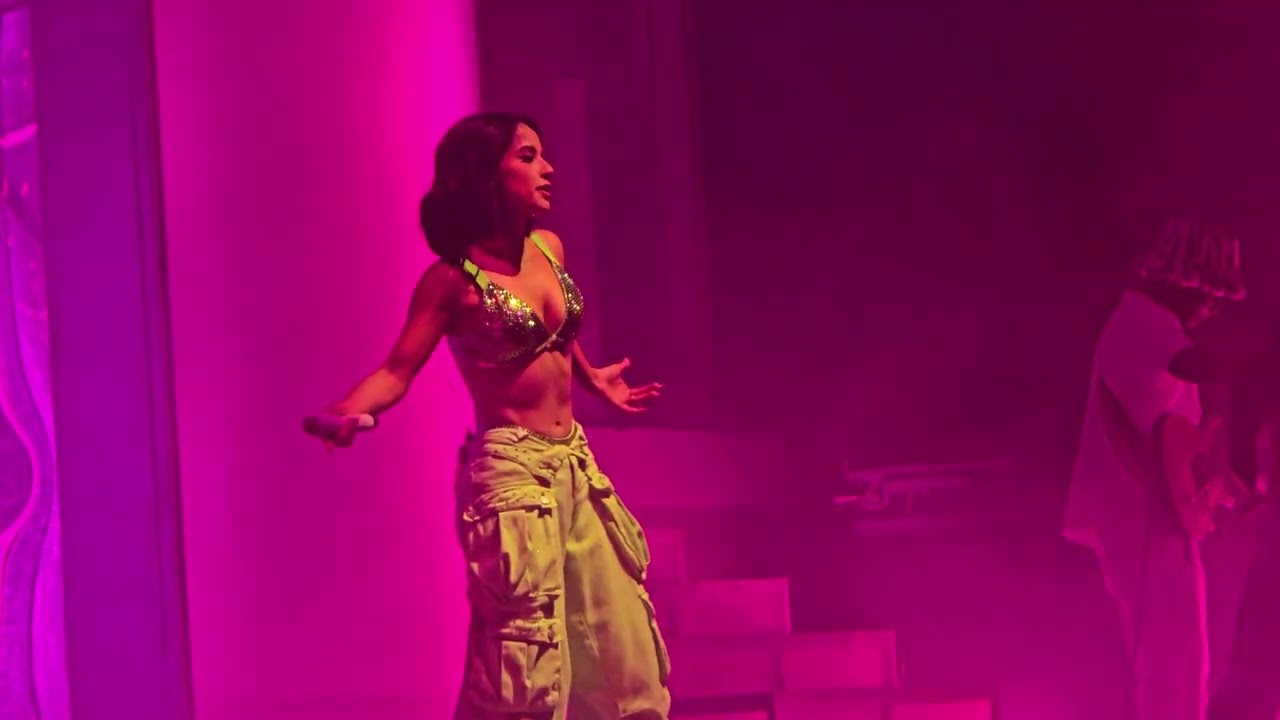 Becky G  - Sin Pijamas Live