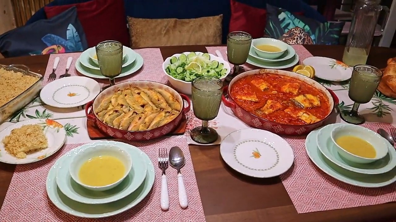 Menu iftari me Tave Peshku të freskët dhe pjata të tjera të shijshme.