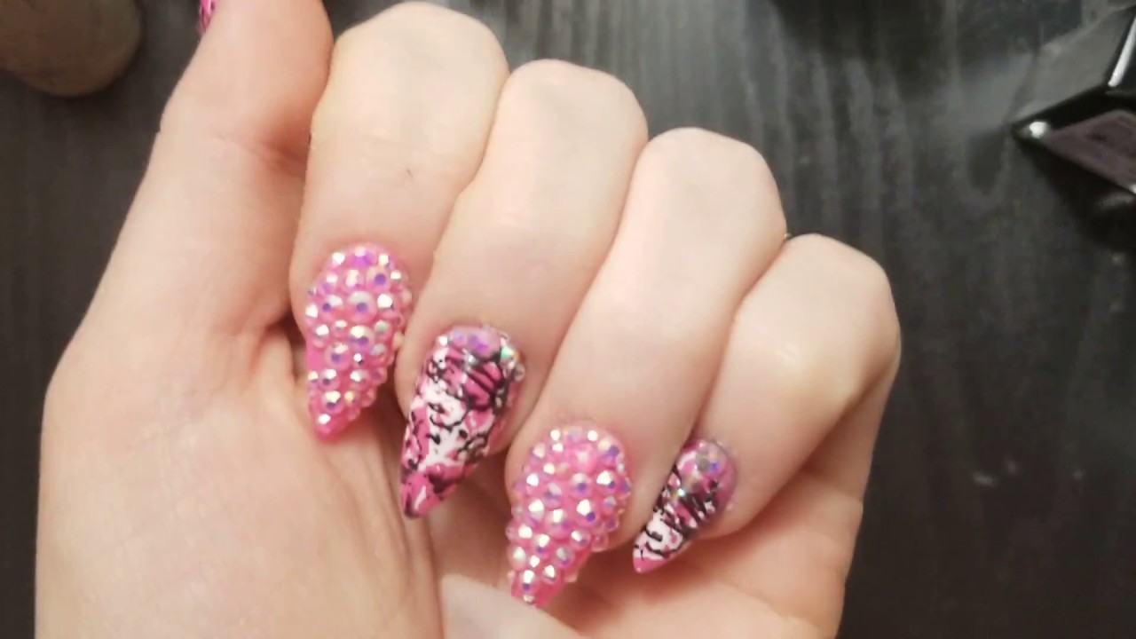 Pretty pink camo nail