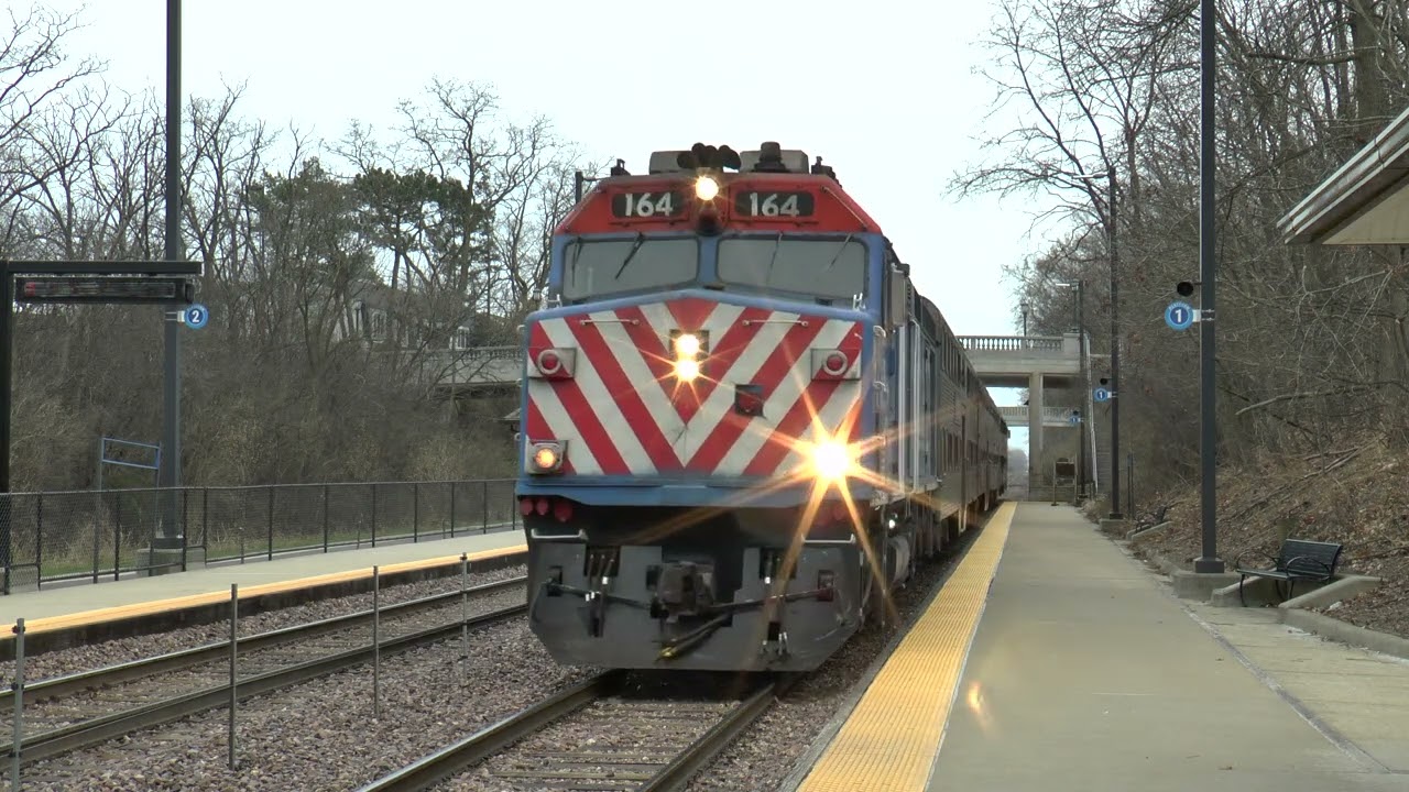 Railfanning Union Pacific North Line (Metra Evening Rush) - Winnetka, IL - 4/4/2025