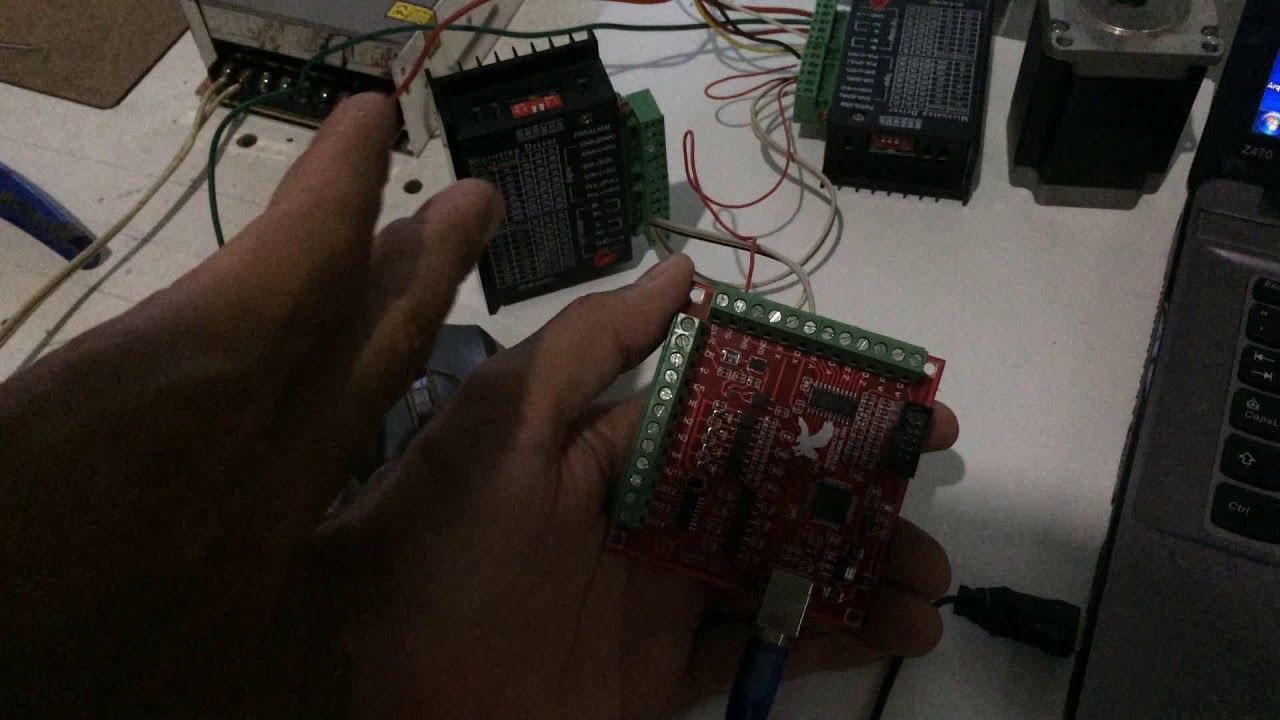 Testando placa rnr ecomotion driver tb6600 fonte 24 v mach3 cnc router teste pratico