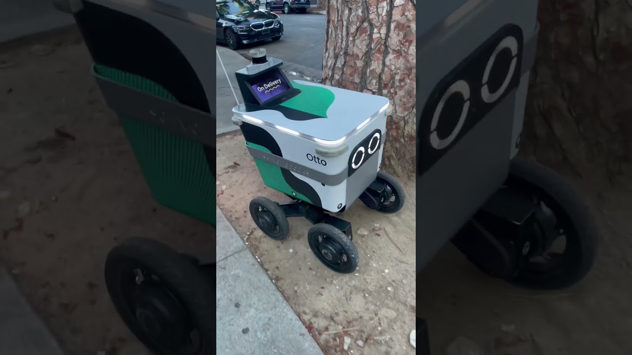 OTTO&rsquo;s ESCAPE: Food Delivery Robot Flees From Kids #deliveryrobot #fooddelivery #ai