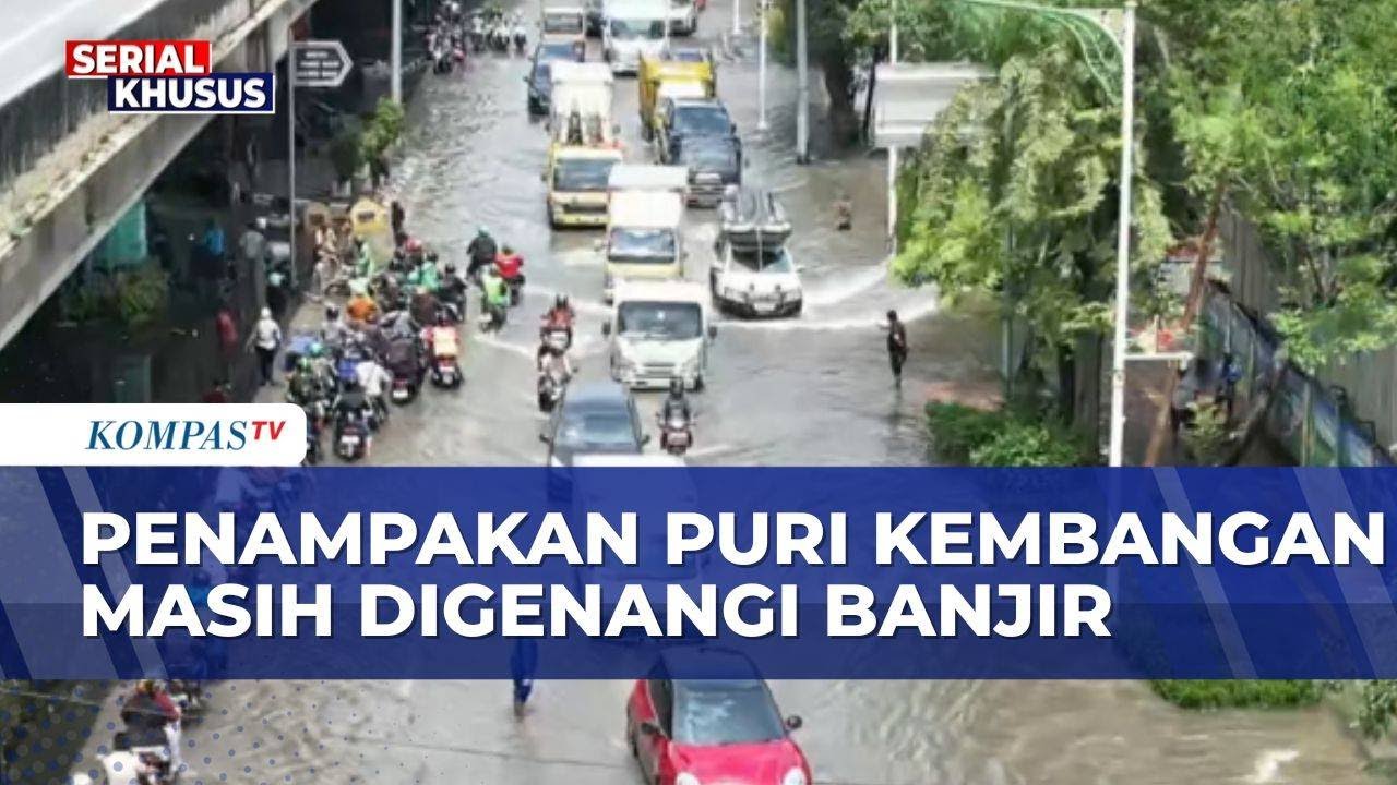 Banjir Rendam Puri Kembangan Jakbar, Motor Mogok dan Warga Terpaksa Dorong Kendaraan