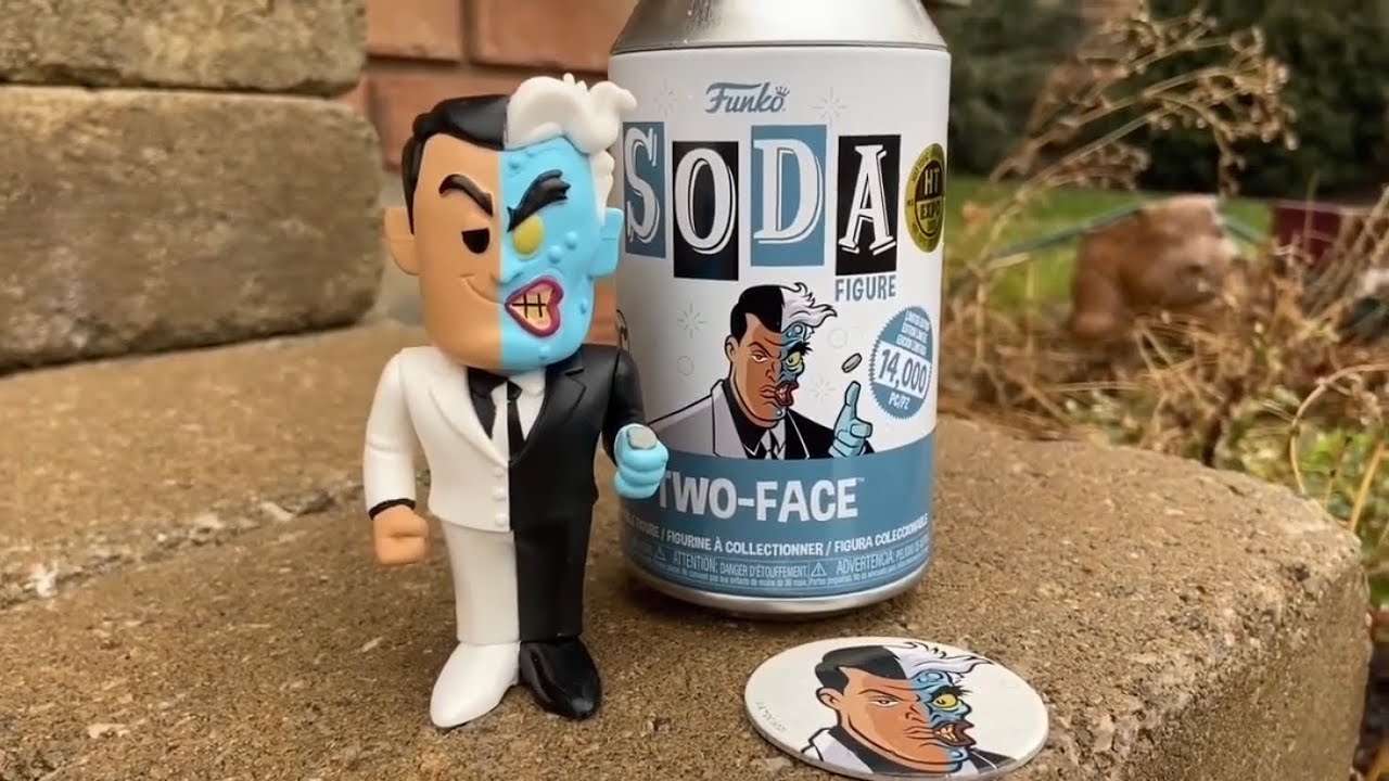 Фигурка «Бэтмен» с двумя лицами от Funko Soda, быстрый обзор