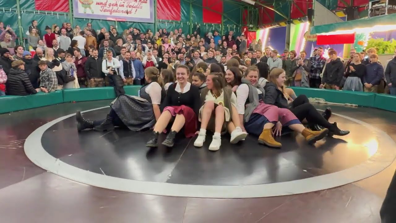 Girls' fun on the Devil's Wheel surprises everyone. Teufelsrad. Oktoberfest 2025
