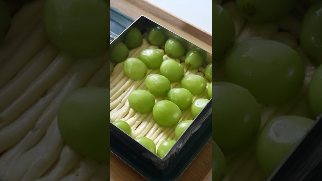 シャインマスカットのケーキ作った    レシピは、動画でのせてるよ😇✨️ #お菓子作り #簡単レシピ #スイーツ作り #お菓子レシピ #手作りスイーツ #レシピ #シャインマスカット#フレジェ
