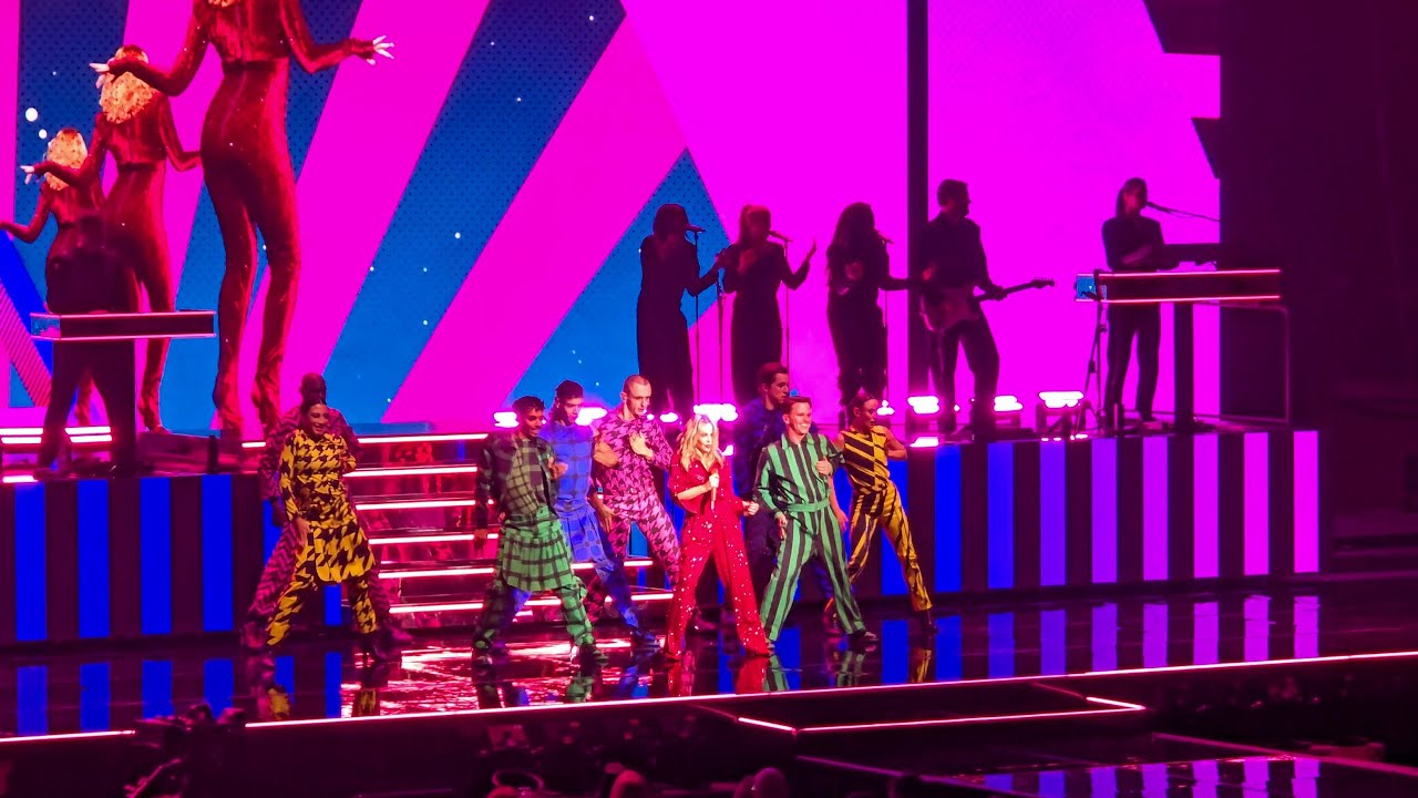 Kylie Minogue – The Loco-Motion (Live) | Madison Square Garden, NYC – Tension Tour 2025