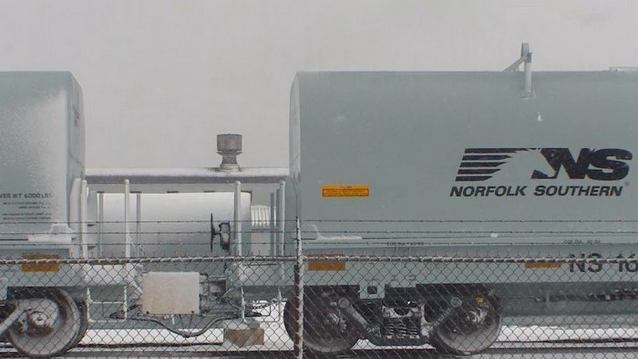 National Steel Car to halt hundreds of its&rsquo; railcars