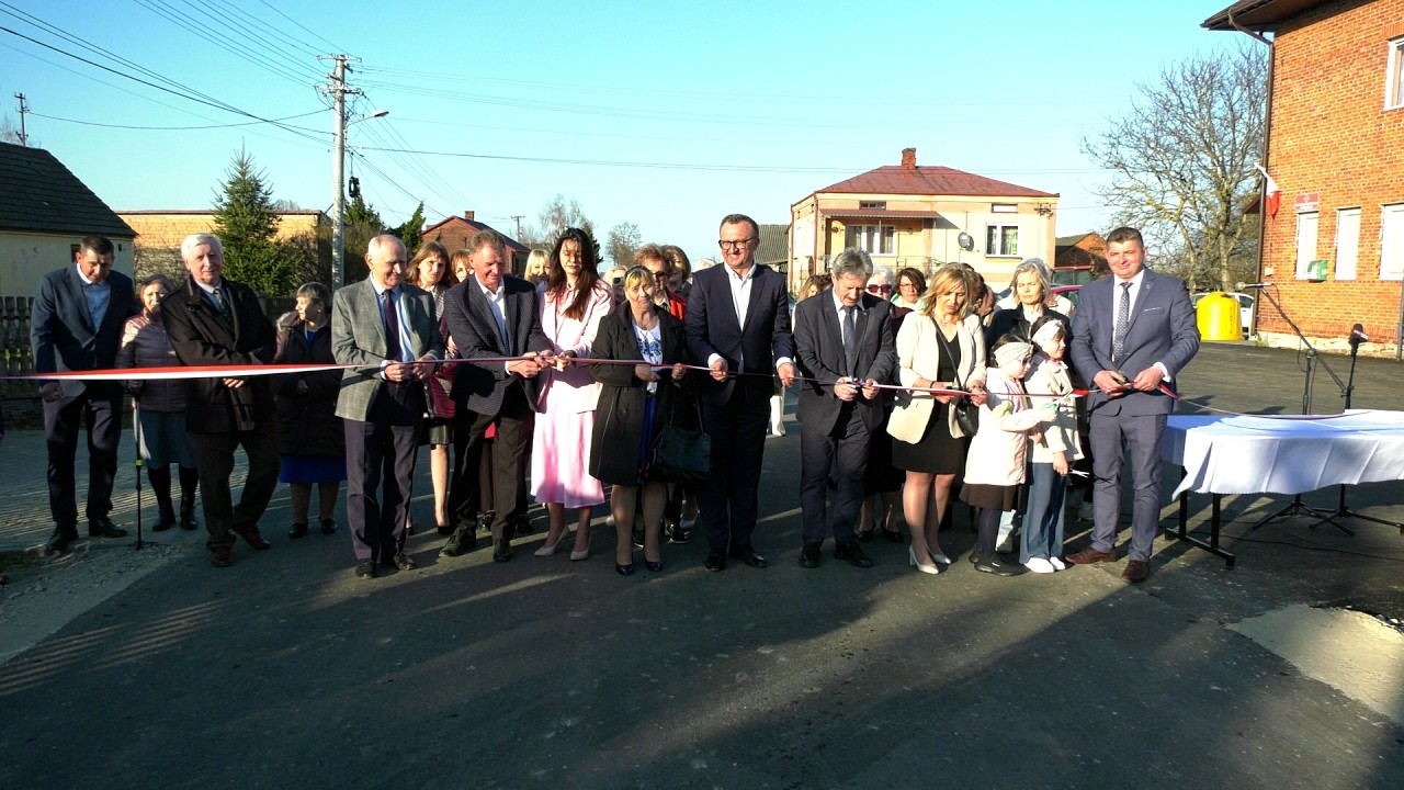 Podwójne święto w Romanówce. Nowa droga i święto pań