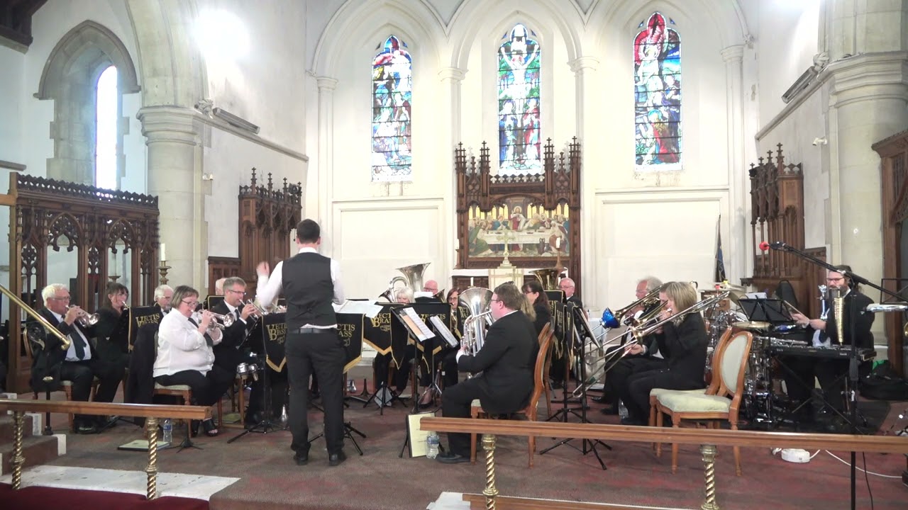Pokarrekare-Ana ,Trad arr Goff Richards, Soloist Karen Walker