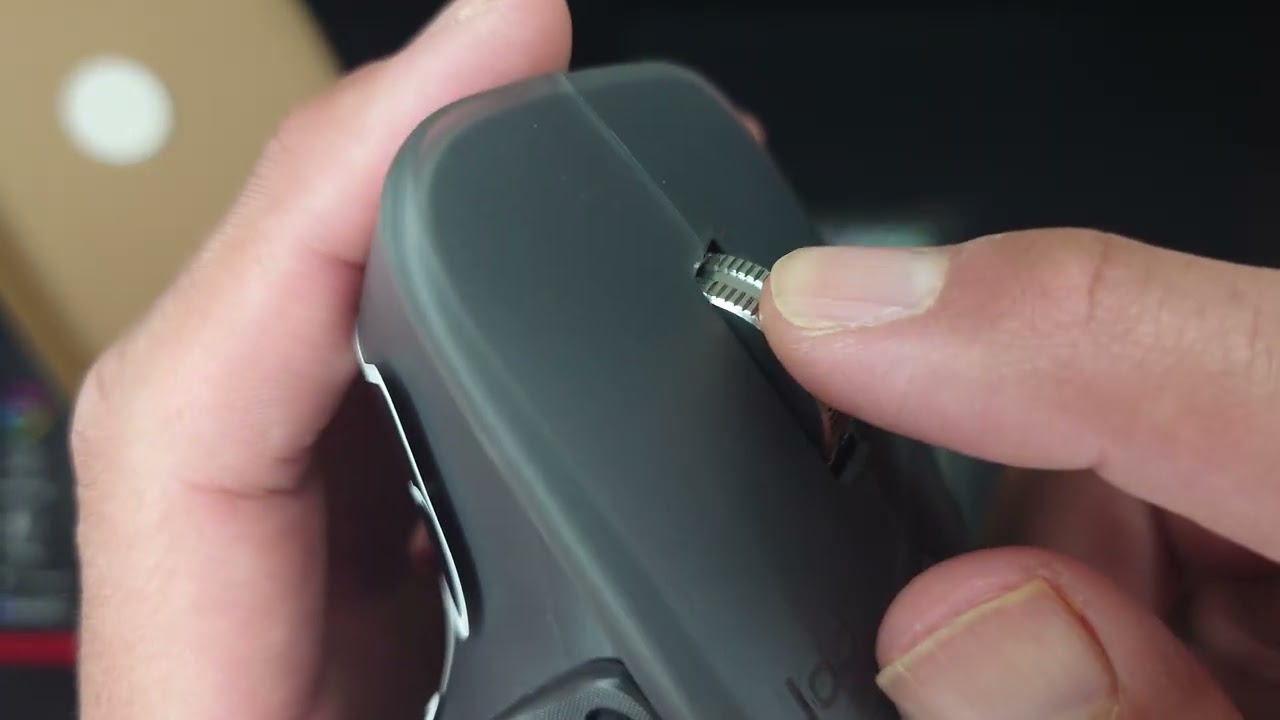 ASMR — Распаковка клавиатуры с RGB-подсветкой и мыши Logitech (Жевательная резинка)