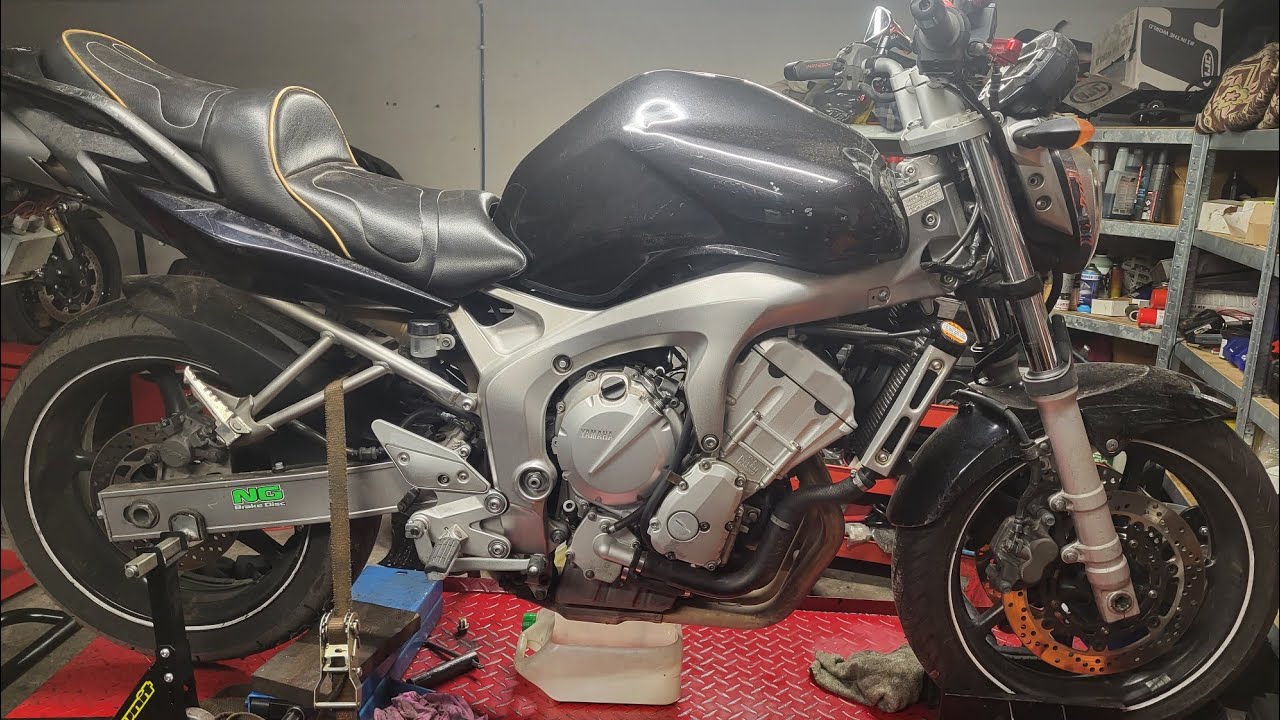 132 tysiące przebiegu w Yamaha FZ6, spory przegląd oraz kilka usterek.